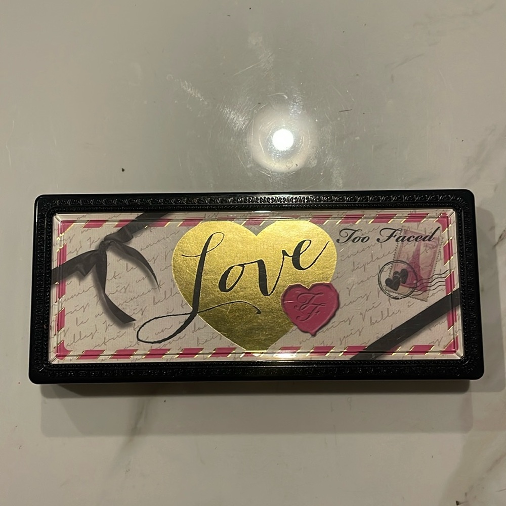 Too faced love eyeshadow
